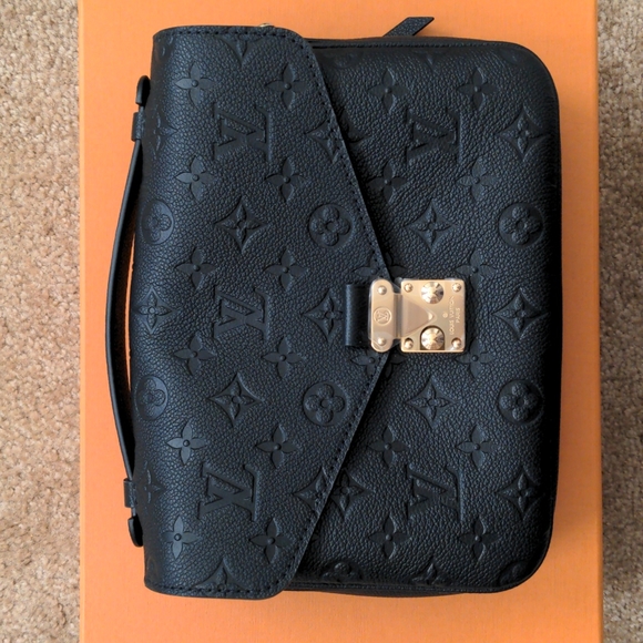 Brand New Authentic Louis Vuitton Pochette Metis Handbag - Picture 1 of 16